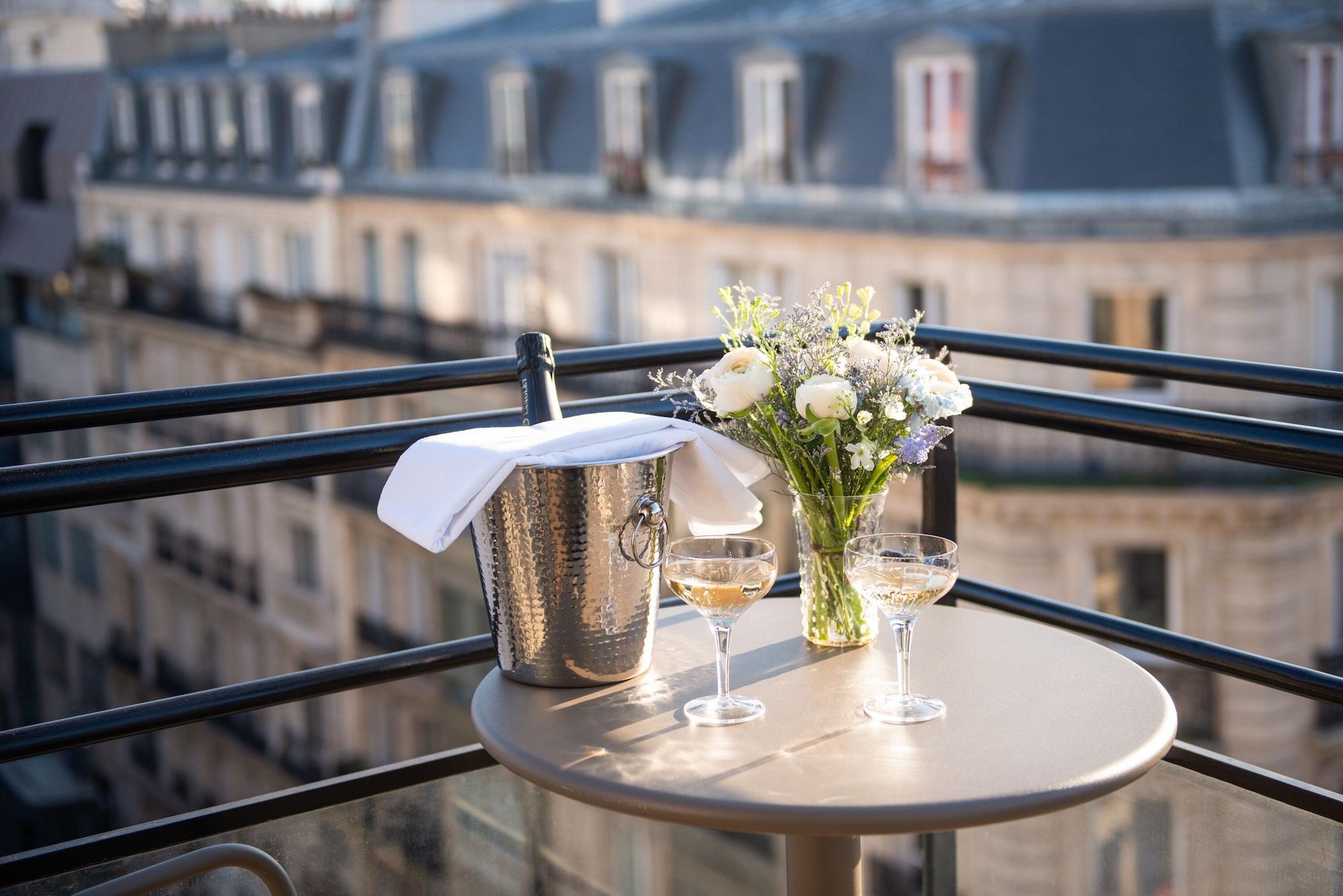 Hotel Yllen Eiffel Paris Bagian luar foto